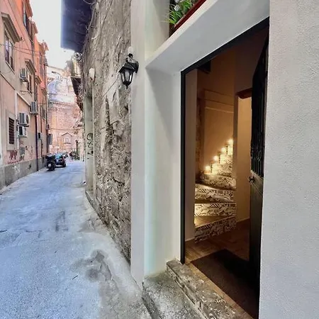 Little House 51, Apartment